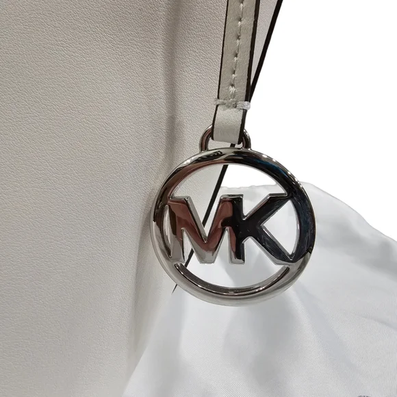 🤍NEW Bundle Michael Kors Eden MD Bucket Bag & Jet Set Travel Wallet Optic White - Picture 4 of 13